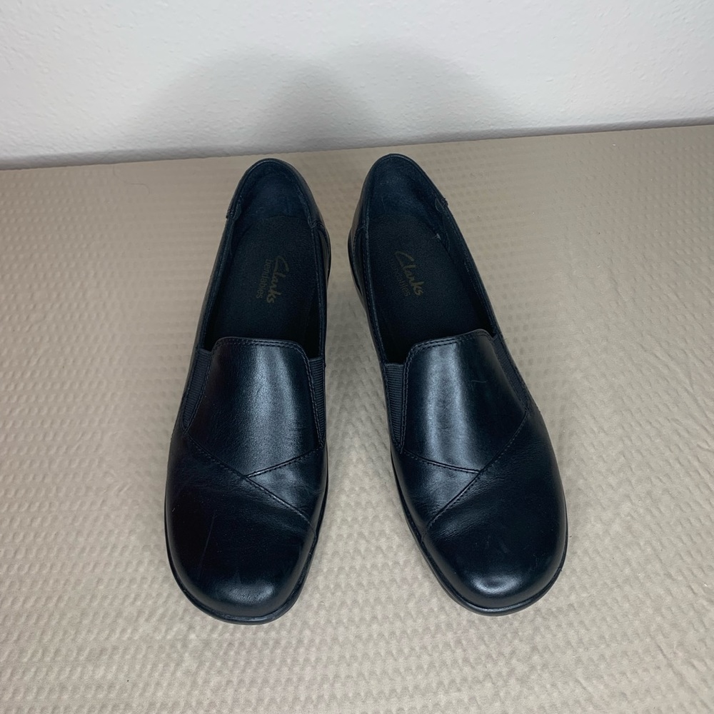 Clarks Bendables, Black, Ladies 9M, Leather, Like New, with a soft soul.